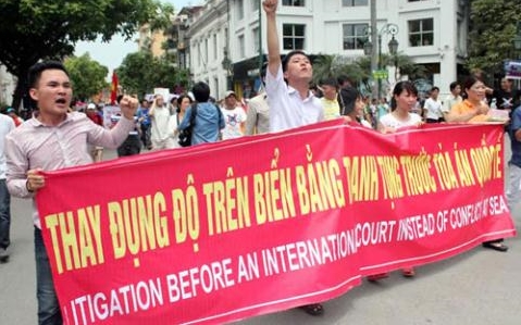 学生達も、憤怒表明